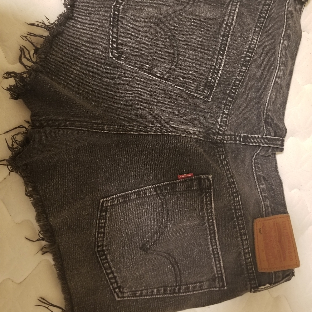 LEVI’S • Button Fly Shorts - Picture 2 of 3